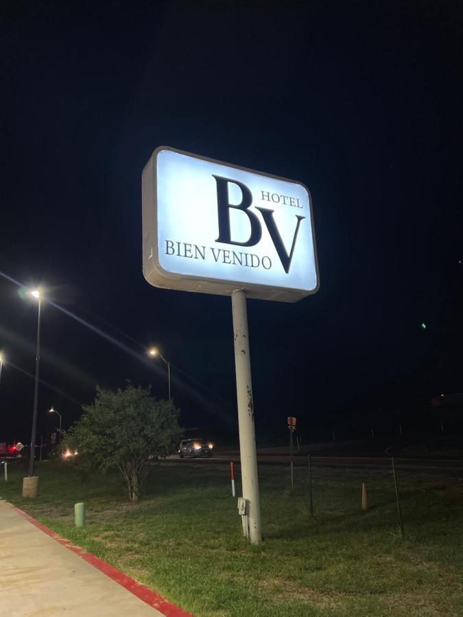 Hotel Bien Venido Pearsall Exteriér fotografie